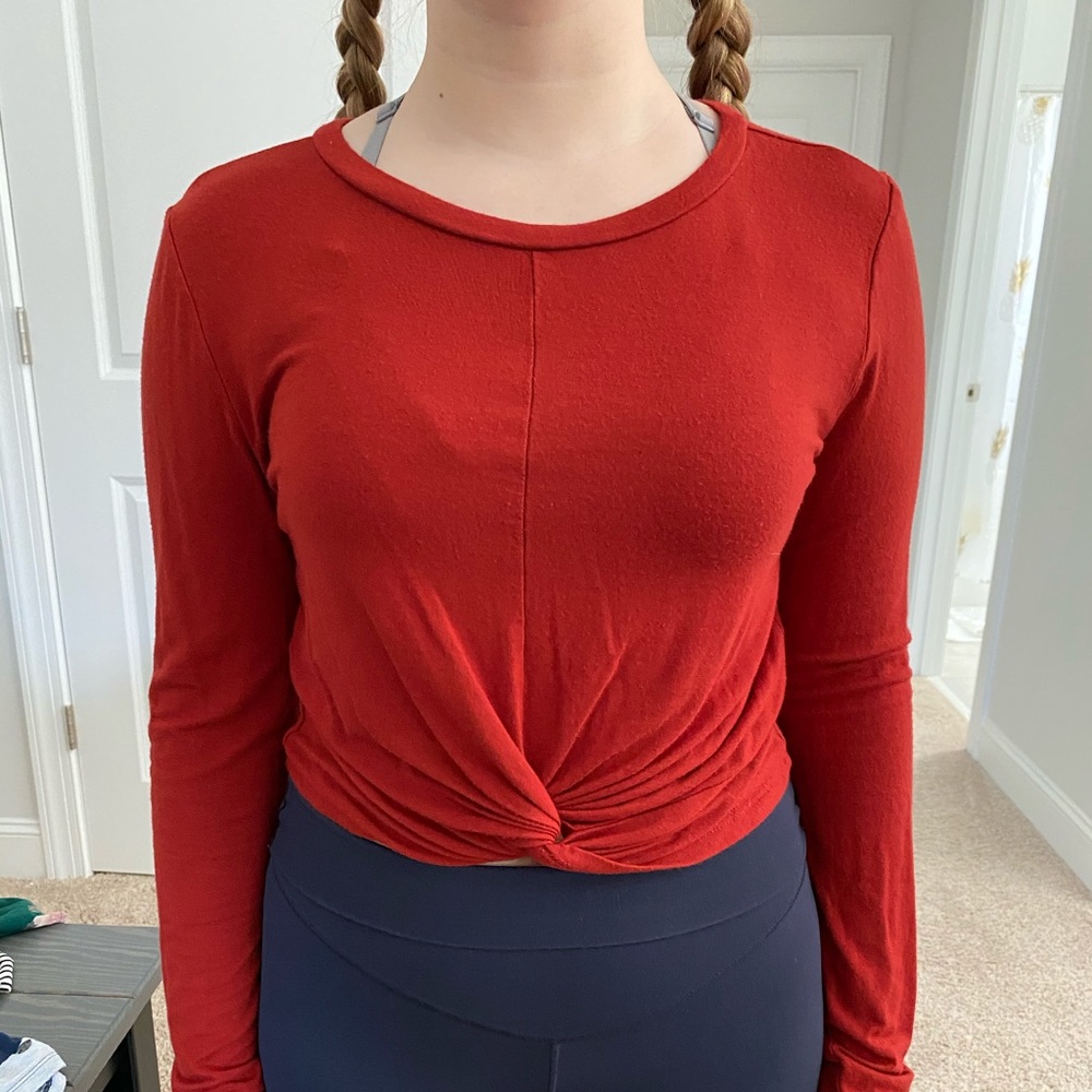 Long sleeve crop top